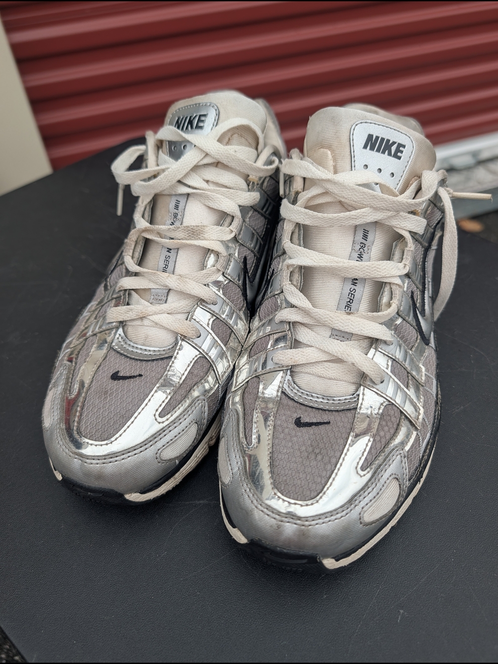 Nike Silver Metallic Mesh Running Shoes - Silver/Beige